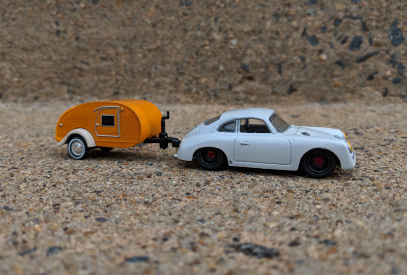 Illustration for article titled Ferien Friday: Little Porsche Towing a Little House